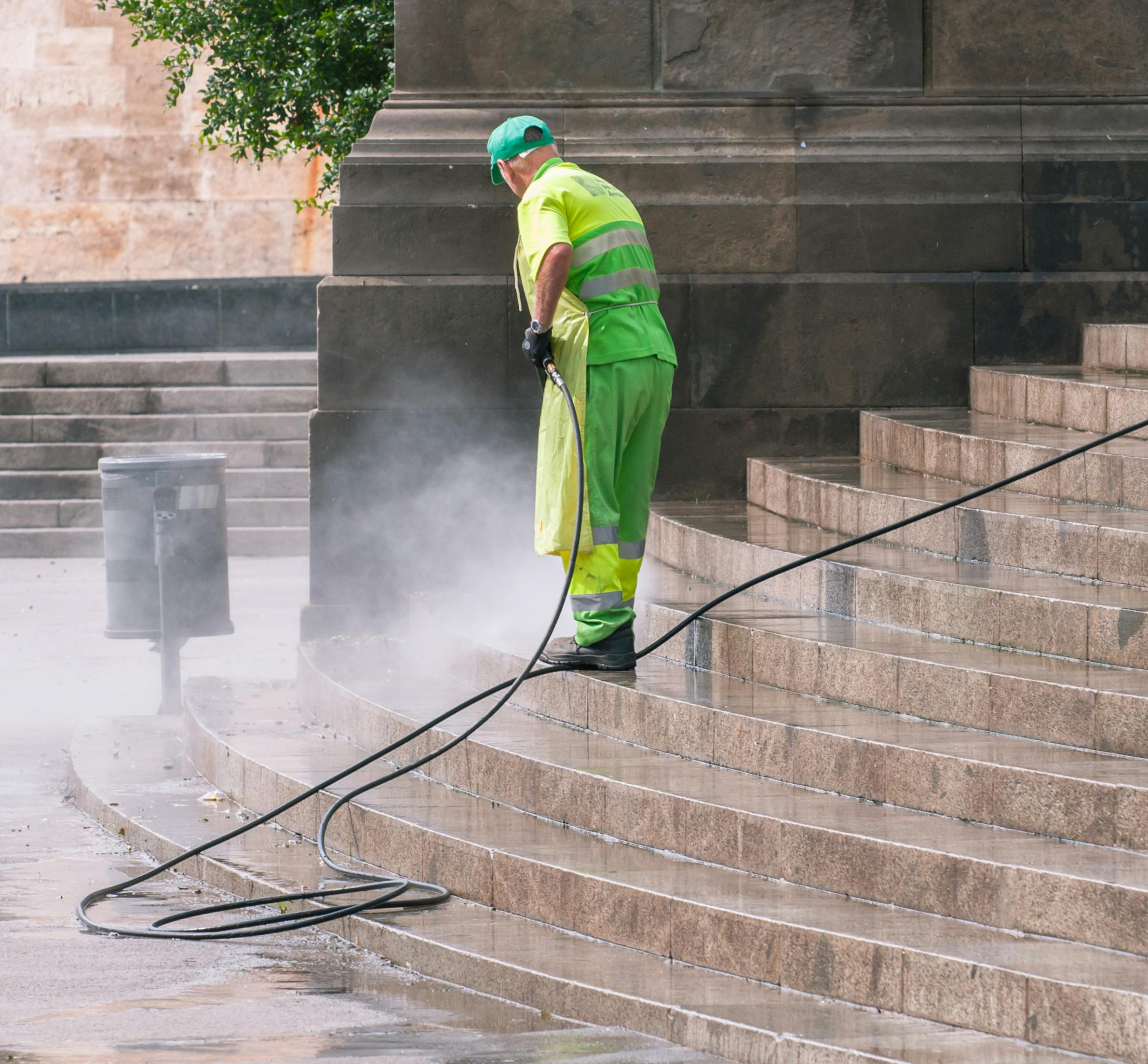 High pressure cleaning on stairway